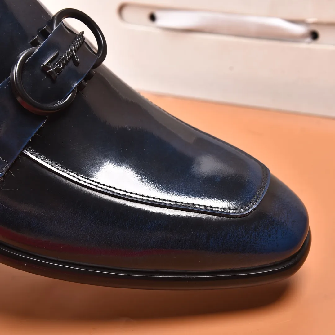 Men's shoes 💰540📛📛 (water-dyed cow lining) Salvatore Ferragamo high-end (Salvatore Ferragamo) is the world's top luxury footwear brand, coming from the fashion kingdom of Italy. It is famous all over the world for its traditional handmade design and novel styles... 🚶🏻🚶🏻New suit shoes are available simultaneously at the counter. This model is made of pure handmade imported Italian calfskin ➕soft water-dyed cowhide lining Original authentic outsole🌀🌀Size: 38➖44.